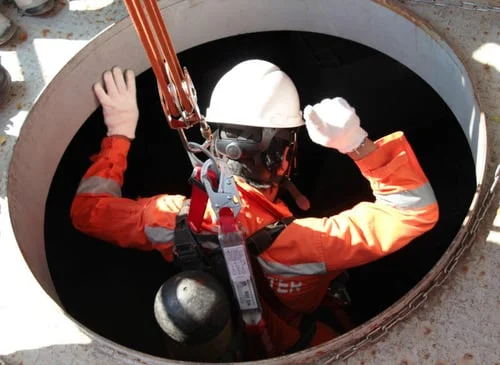 work-in-confined-space-800×585-9